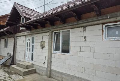 Casă cu 3 camere cu Teren 102 Mp în Moroeni - 7