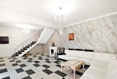 Casă cu 6 camere cu Canalizare în Piața Centrală - 2