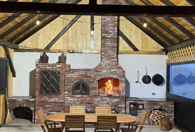 Casă cu 4 camere cu Teren 35000 Mp în Central - 3