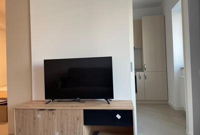 COMISION 0, Cortina North, Studio - 10
