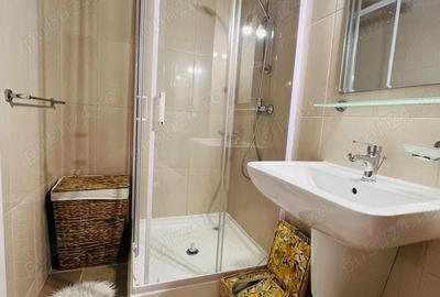 Apartament cu 3 camere semidecomandat în Central - 9