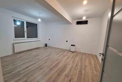 Casă cu 5 camere cu Teren 530 Mp în Domnești - 4