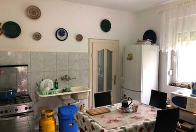 Casă cu 3 camere semidecomandat în Exterior Vest