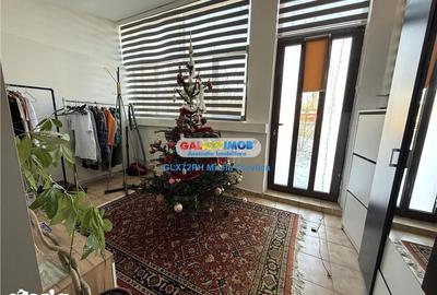 Casă cu 3 camere cu Teren 1093 Mp în Central - 2