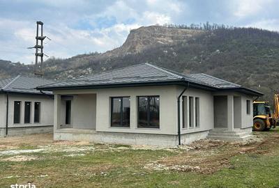 Teren de 110 mp, în Central - 4