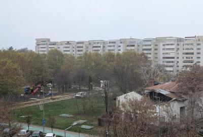 Garsoniera ultracentrala vedere la Parcul Catedralei - 1