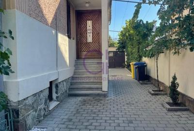 Casa vintage de inchiriat cu gradina de poveste langa Parcul Sub Arini - 2