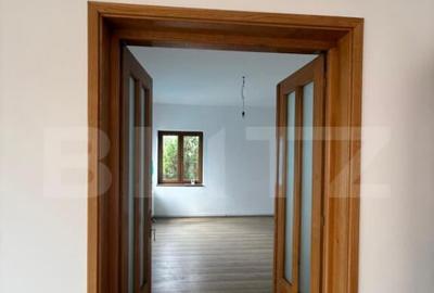 Apartament cu 3 camere, 87 mp, in vila, Cantacuzino - 2