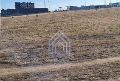 Teren de in zona Sala Polivalenta - 1