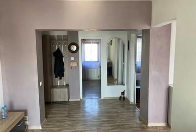 Apartament cu 3 camere decomandat în Inel I