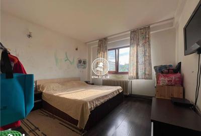 Apartament cu 3 camere decomandat în Nicolina - 9