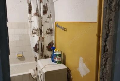 Garsoniera de vanzare in zona Titan Metrou - 1