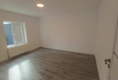 Casă cu 3 camere cu Teren 400 Mp în Apusului - 14