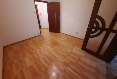 Garsoniera, etajul 1/4, zona Nicolina - 2