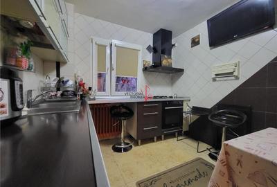 Apartament cu 4 camere semidecomandat, mobilat în Berceni - 4