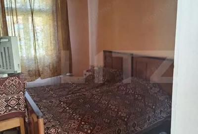 Casă cu 6 camere cu Teren 2500 Mp în Central