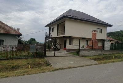 Casă cu 5 camere cu Teren 1400 Mp în Stâlpeni - 5