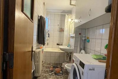 Apartament cu 4 camere decomandat în Ostroveni - 2