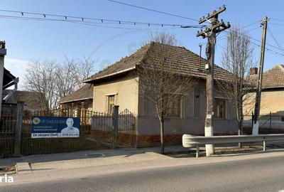 Casă cu 4 camere semidecomandat în Tiream - 1