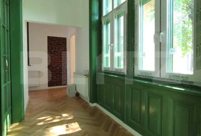 Apartament de vanzare, cu 3 camere, 107 mp, zona centrala - 3