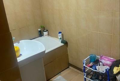 Garsonieră decomandată în Steaua - 2