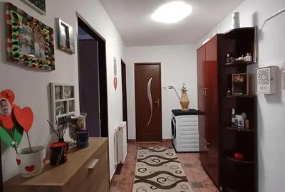 Vand Apartament 2 Camere decomandat - 1