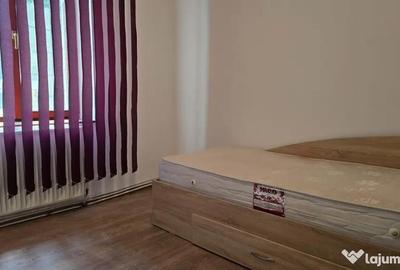 Apartament cu 2 camere semidecomandat în Progresul - 7