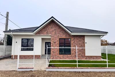 Casa - 4 camere - Canalizare/Apa - Asfalt - Gaze/Curent - Darza Crevedia - 3