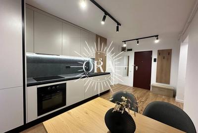 Apartament cu 3 camere semidecomandat, mobilat în Central