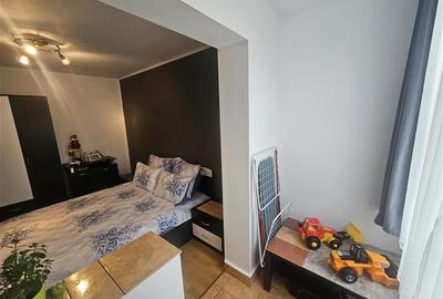 Apartament cu 3 camere nedecomandat, mobilat în Micro III - 28