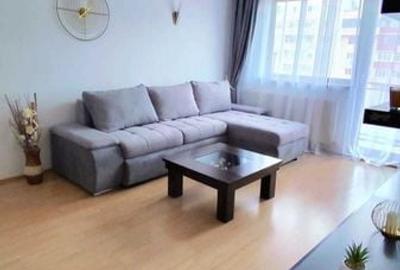 Apartament cu 2 camere decomandat în Republicii