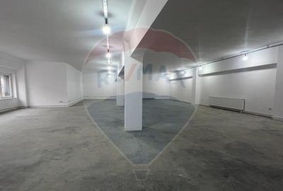 Spațiu comercial, de 990 mp, în Est - 2