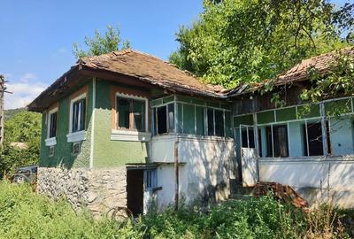 Casa veche de vanzare - 1