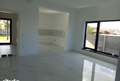 Casă cu 2 camere cu Teren 89 Mp în Fratelia