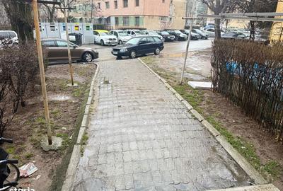 Apartament cu 2 camere semidecomandat în Micro 9 - 10