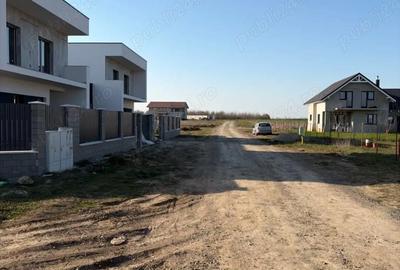 Teren de 973 mp, în Giarmata - 4
