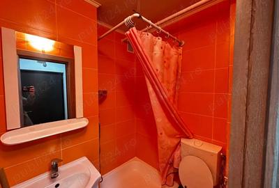 Garsonieră decomandată în Micro 39
