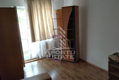 Apartament cu 2 camere, semidecomandat, etajul 2, zona Sa... - 1