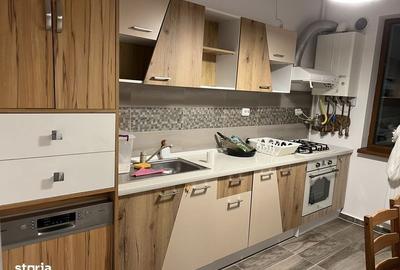 Apartament cu 3 camere, mobilat în Central