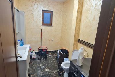 Casă cu 5 camere cu Teren 295 Mp în Central - 9