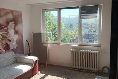 Apartament cu 3 camere semidecomandat, mobilat în Păcii - 3