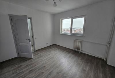 Apartament cu 4 camere decomandat în Rahova - 8