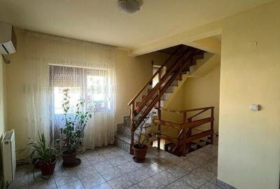 Casă cu 10 camere cu Teren 181 Mp în Rovine - 7