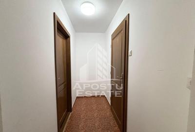 Apartament cu 4 camere, decomandat, nemobilat, garaj, zon... - 2