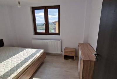 Apartament cu 3 camere semidecomandat în Cug - 1