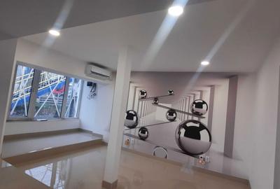 Spațiu comercial, în Central