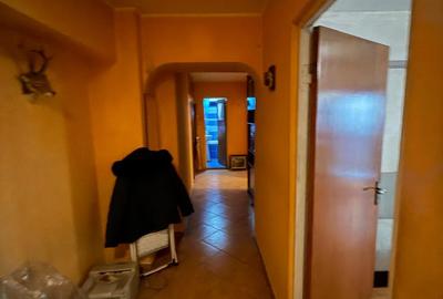 Piața Victoriei 3 camere decomandat,82 mp, etaj 1,bloc 1979, OCAZIE - 10