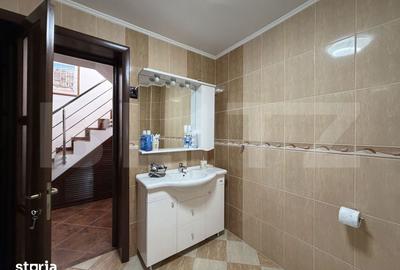 Casă cu 4 camere cu Teren 950 Mp în Cârcea - 5