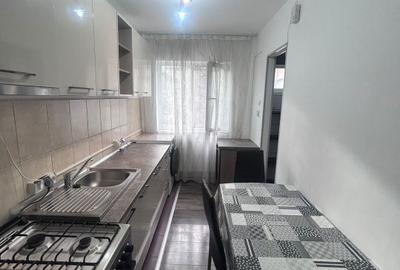 Apartament cu 3 camere în Traian - 9