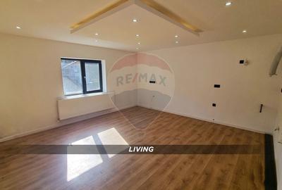 Casă cu 3 camere cu Teren 1071 Mp în Valea Roșie - 2